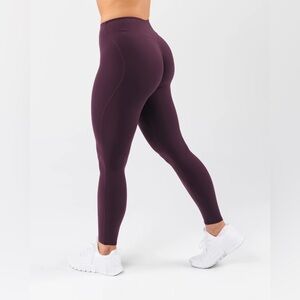 Alphalete Everyday Core Mid-Rise Soft Compression Leggings in Dusk Purple, Small